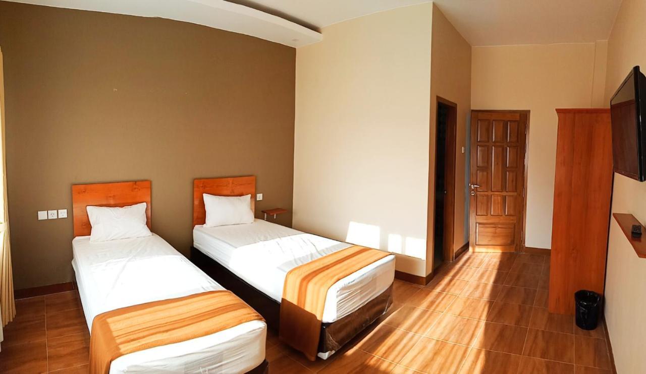 Bluefire Homestay Syariah Banyuwangi  Exterior photo
